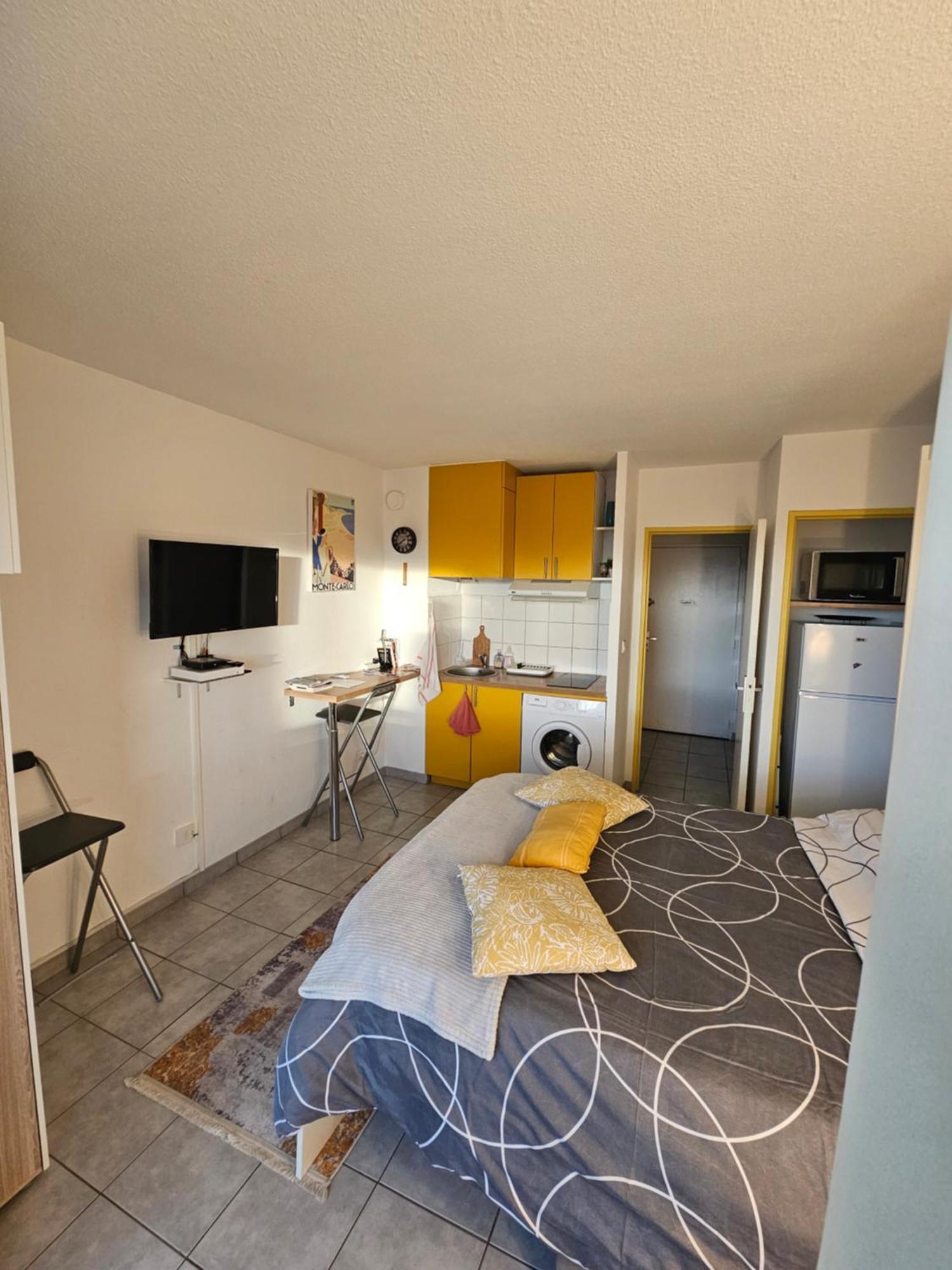 Studio Sanary-Sur-Mer Proche Gare Экстерьер фото